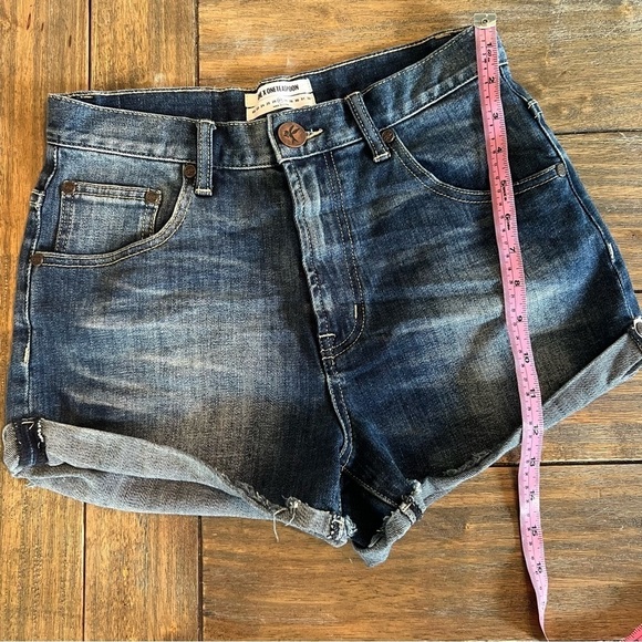One Teaspoon Jean Shorts - Picture 14 of 14